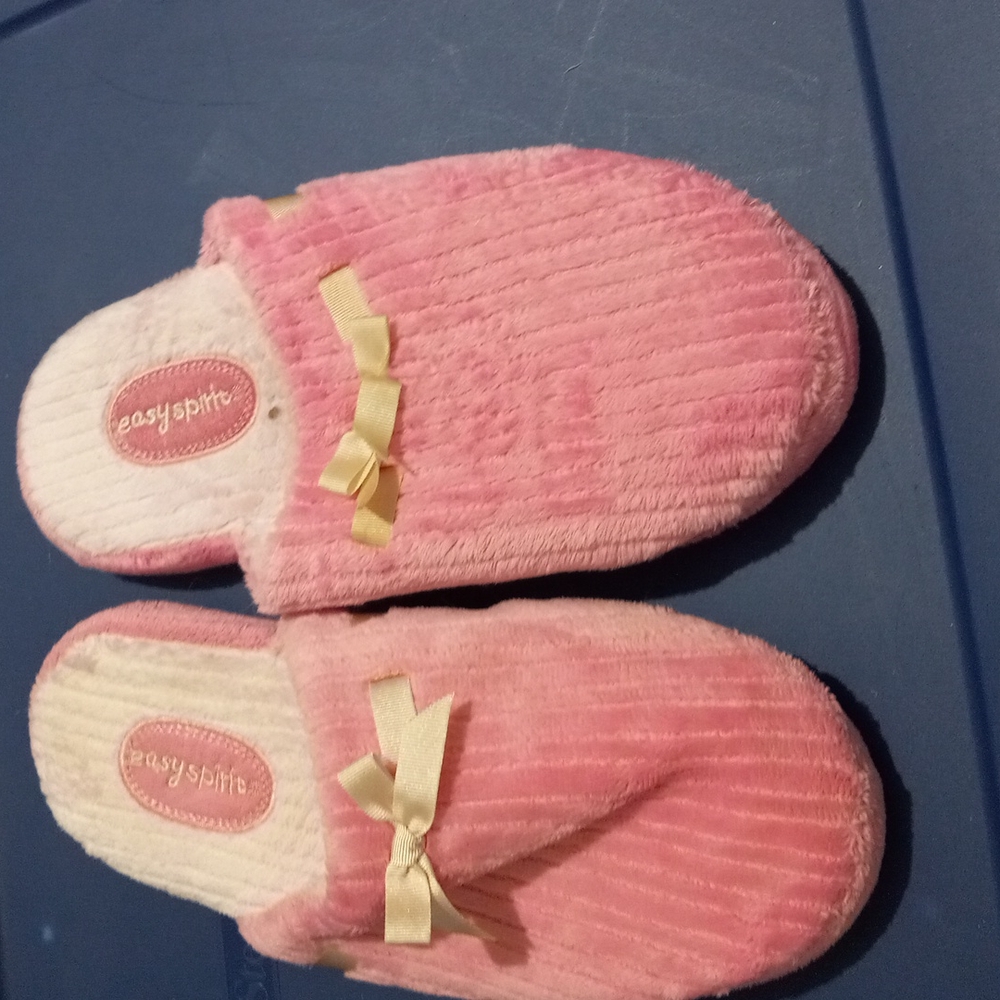 Easy spirit slippers